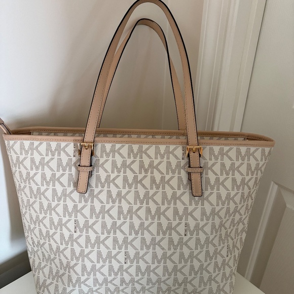 Michael Kors white tote with logo - Picture 2 of 4